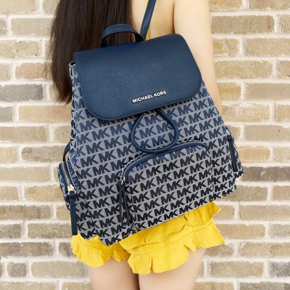 SALE‼️‼️ 👜💕- Michael Kors Large Backpack Blue - Picture 2 of 4